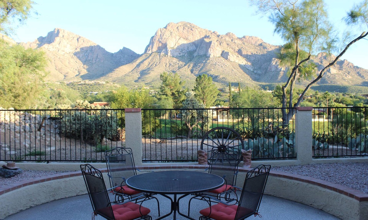 Oro Valley House | Golf Course Townhome with Unbelievable Mountain Views