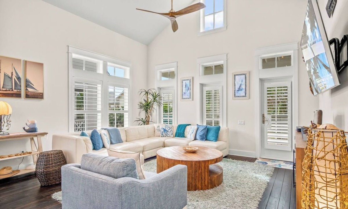Cinnamon Shore House | Gorgeous Lakefront Home@Cinnamon Shore w/Access to Countless Amenities!