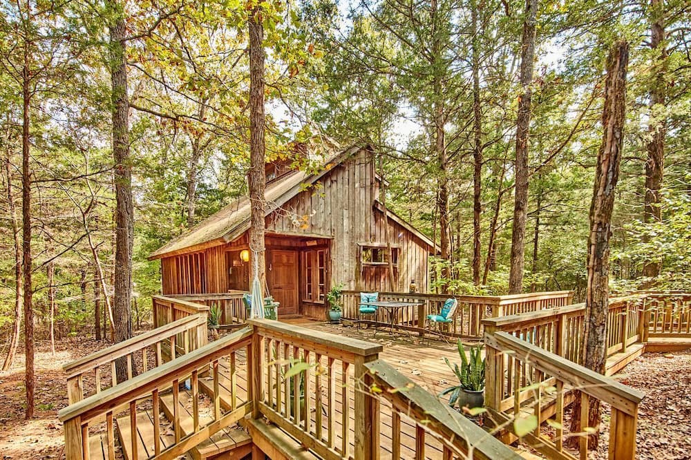 Van Zandt County Cabin | Gorgeous Multi-Unit Cabin Rental for Larger Groups Nestled in the Trees for an Unforgettable Getaway in Nature in Ben Wheeler, Texas