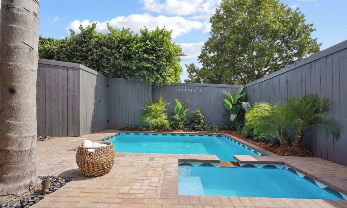 Lower Garden District House | Grand 10BR NOLA Retreat, Dual Heated Pools & Spas