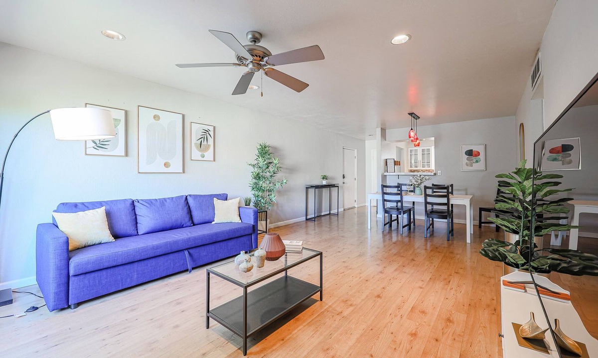 Fashion Square Apartment | GRAND FULL 2 BR Condo W/Heated Pool Across Mall & Bars
