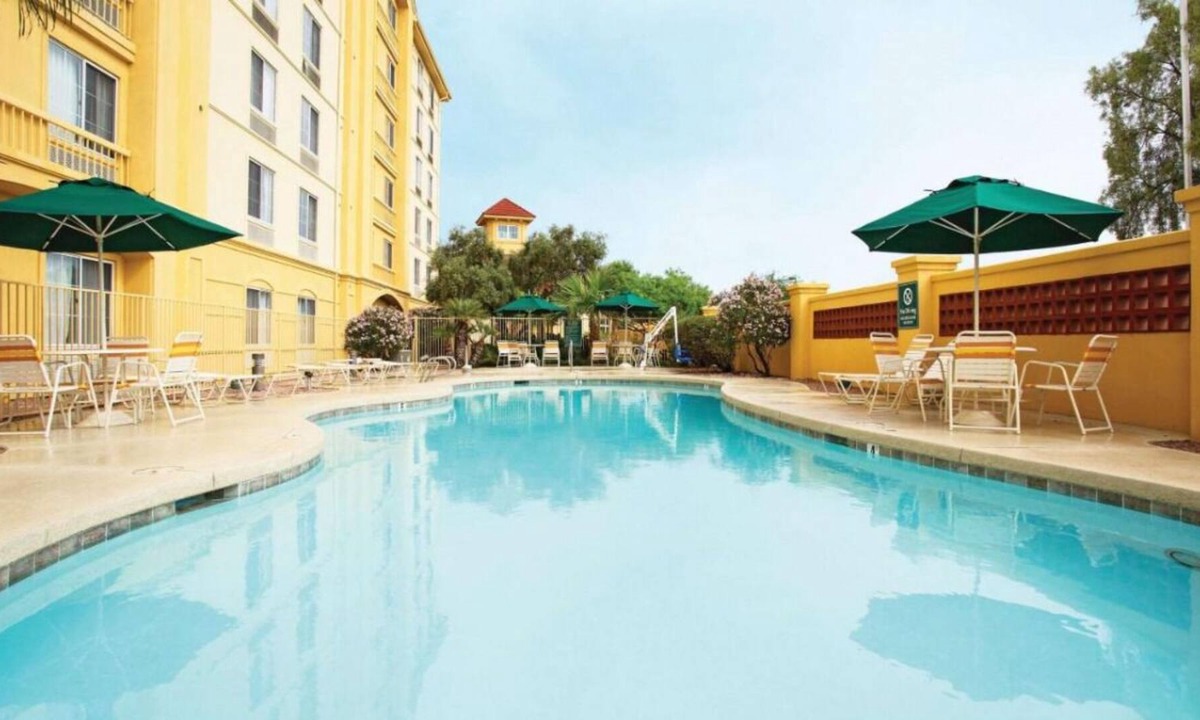 Superstition Springs House | Great Location! 4 Comfortable Units, Free Breakfast, Onsite Pool, Pets Allowed