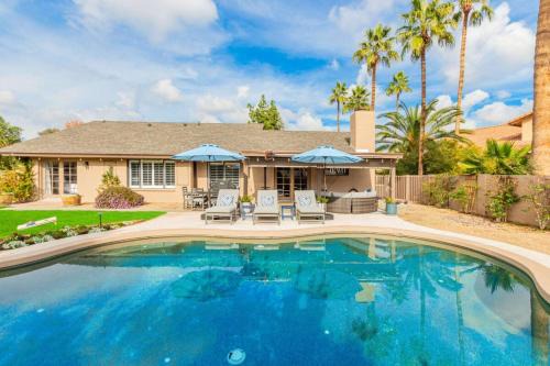 Santiago House | Greenway Park Oasis-Htd Pool-Putt-Firepit