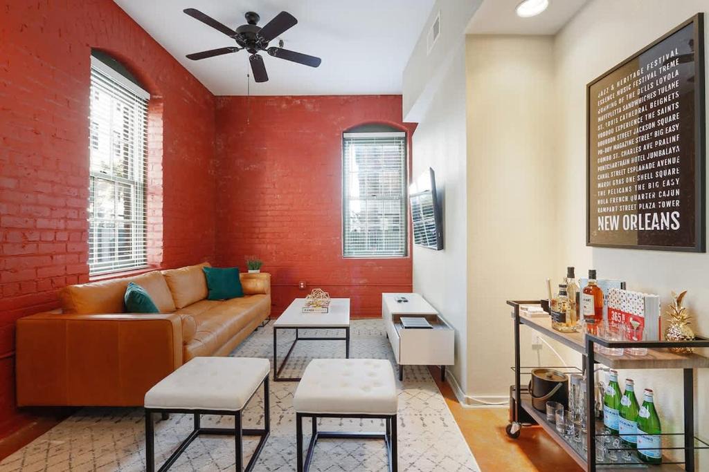 Arts/Warehouse District Apartment | Group Getaway - 2 Modern 3BR-2BA Warehouse Flats - 6 Bedrooms & 4 Baths Total
