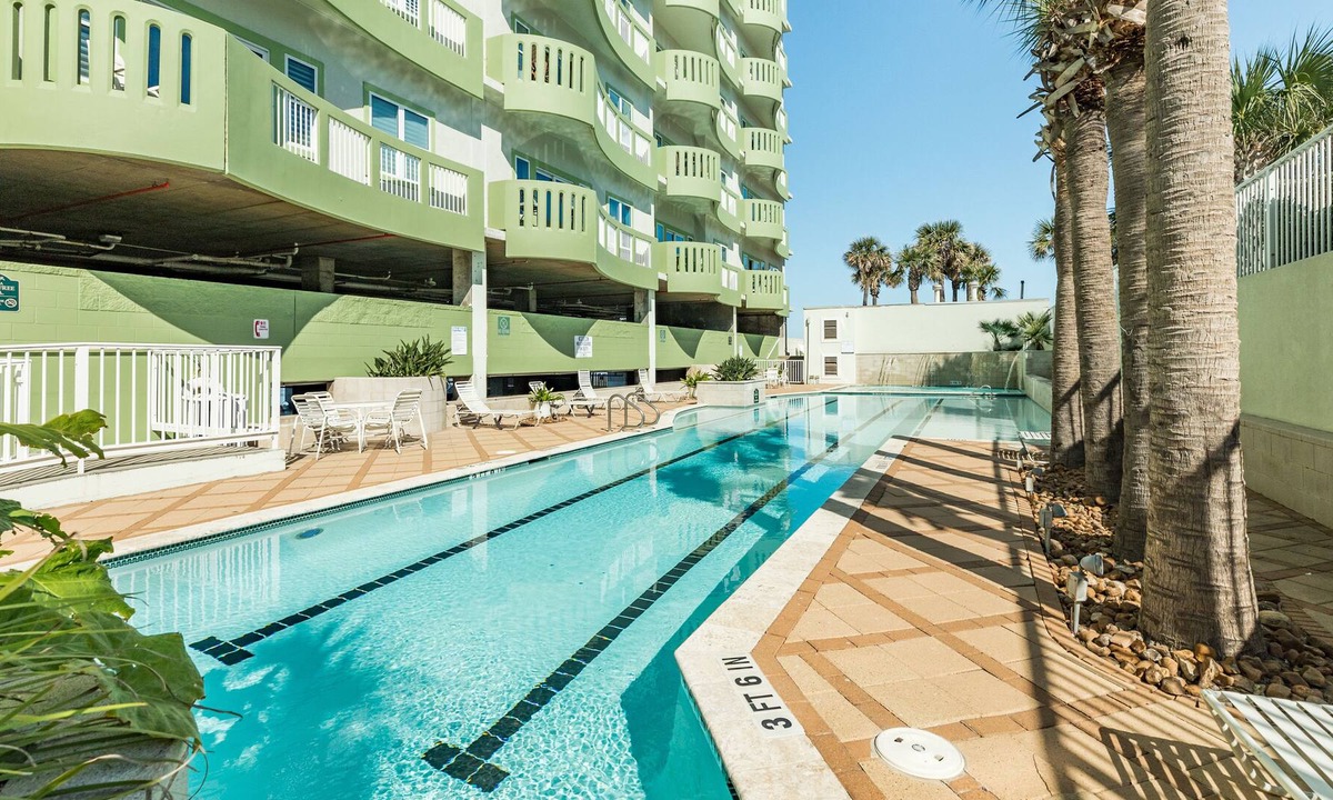 Galveston Condo | Gulf-front Condo with Shared Pools, Gym & BBQ Area - Close to Beach