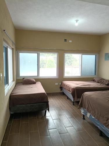 Chiquimula Bed & Breakfast | Habitación amplia y privada con parqueo a 2k Pradera