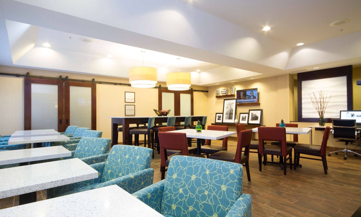 Marshall Hotel | Hampton Inn Marshall