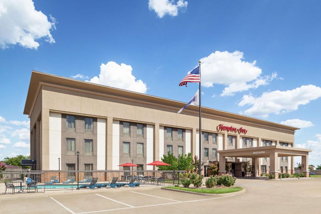Paris Hotel | Hampton Inn Paris