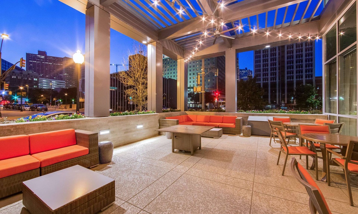 Downtown Fort Worth Hotel | Hampton Inn & Suites Fort Worth Downtown