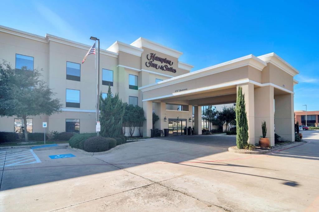 Fossil Creek Hotel | Hampton Inn & Suites Fort Worth-Fossil Creek