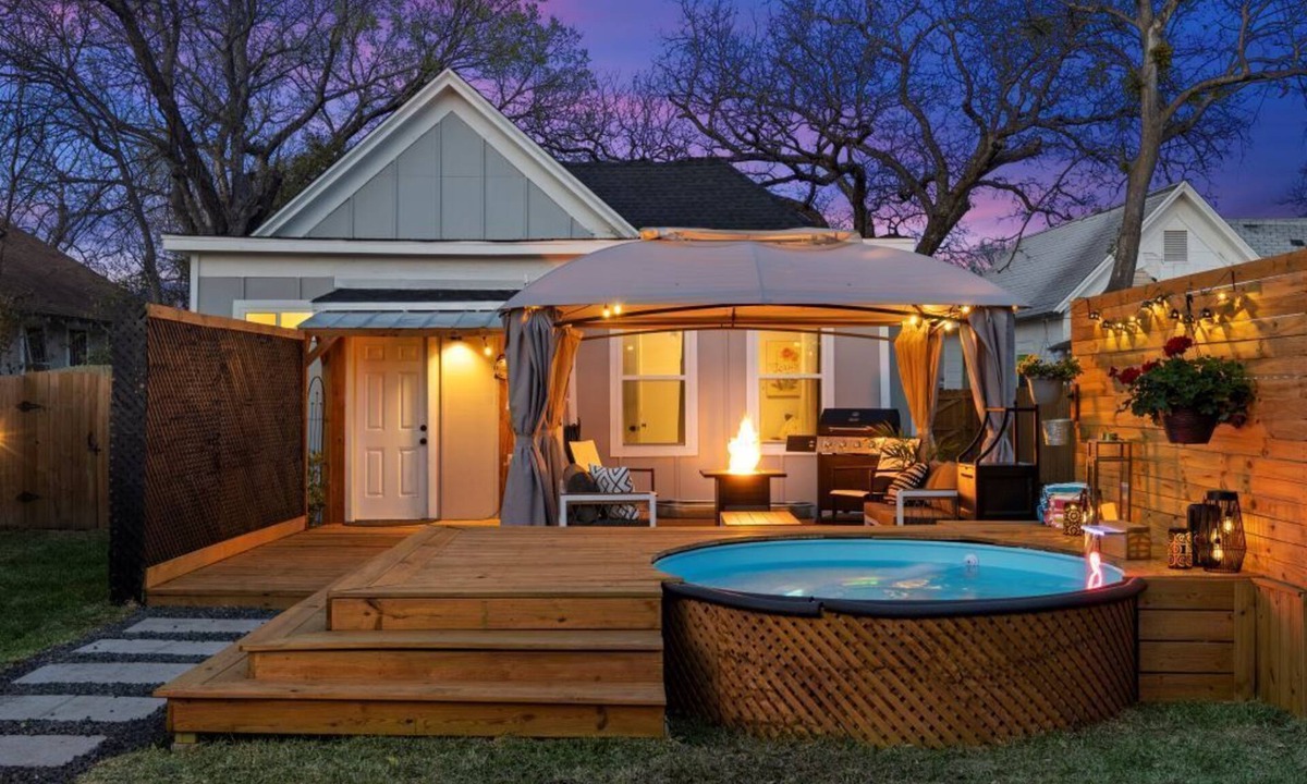 Waco House | Heated Cowboy Pool 2 mins 2 Silos & Cameron Park