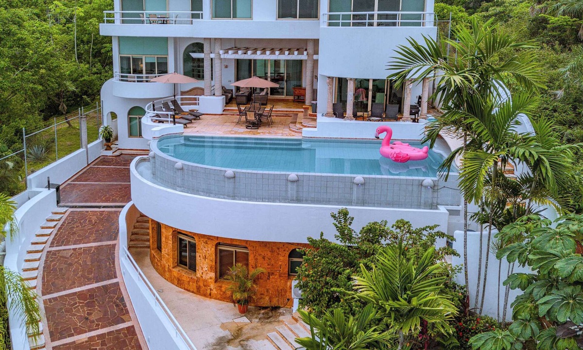 South Shore Hotel Area Villa | Heated Pool, Chef, Barman & Full Staff (Sleeps 30)