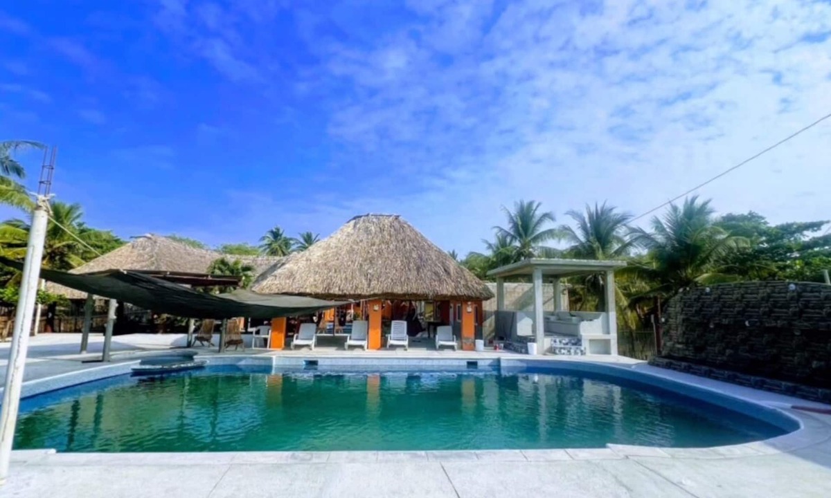 Las Lisas Hotel | Hidden Paradise Beach Jiote
