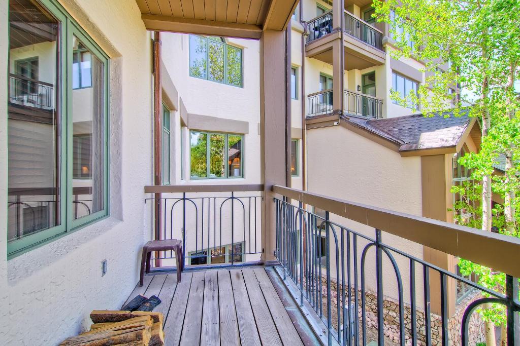 Highlands Townhomes Apartment | Highlands Area by East West Hospitality