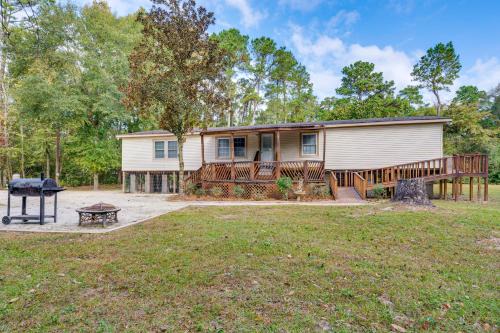 Magnolia House | Hike & Relax: Tranquil Wooded Escape in Hockley