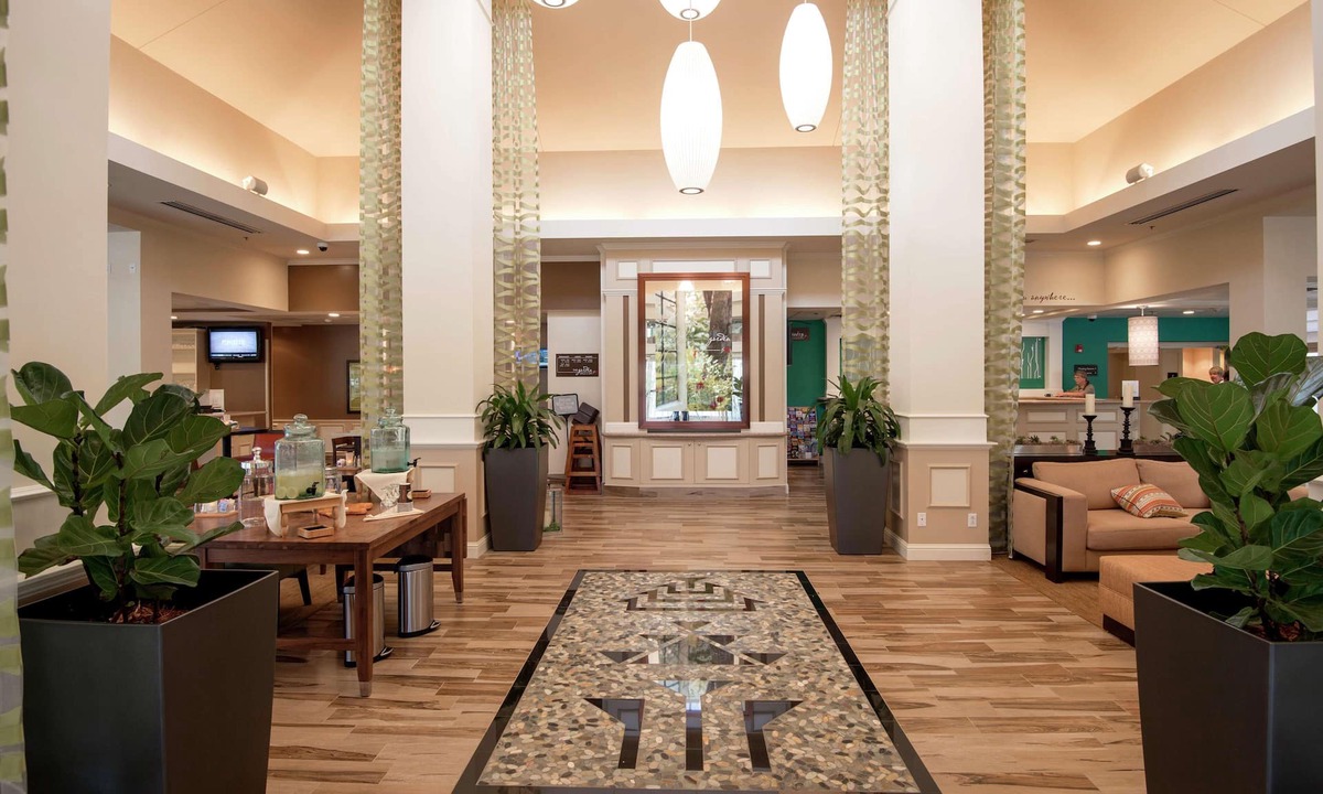 South Bechelli Hotel | Hilton Garden Inn Redding