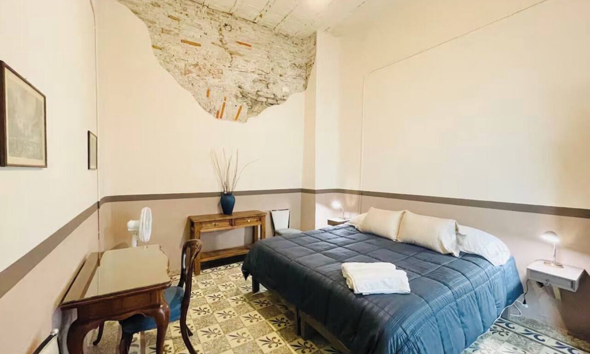 Puebla Historic Center Apartment | Historic Apartment #7 in 16th Century Building - Facing Puebla Zocalo