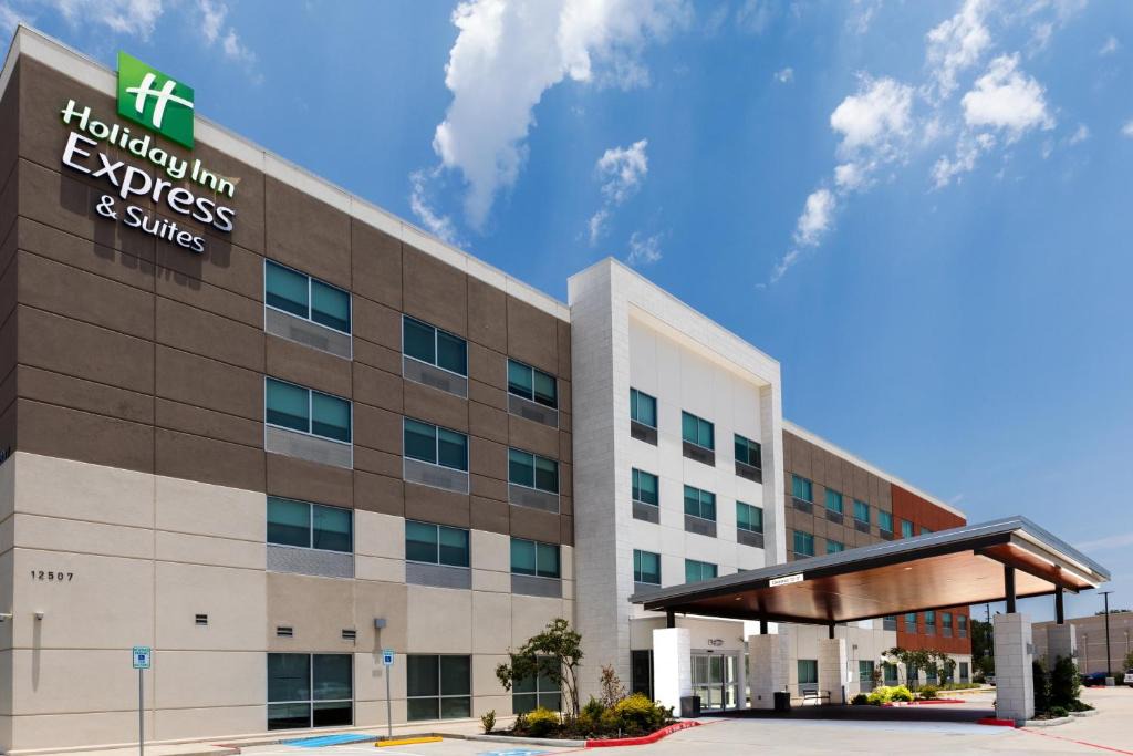 Stafford Hotel | Holiday Inn Express & Suites - Stafford NW - Sugar Land by IHG