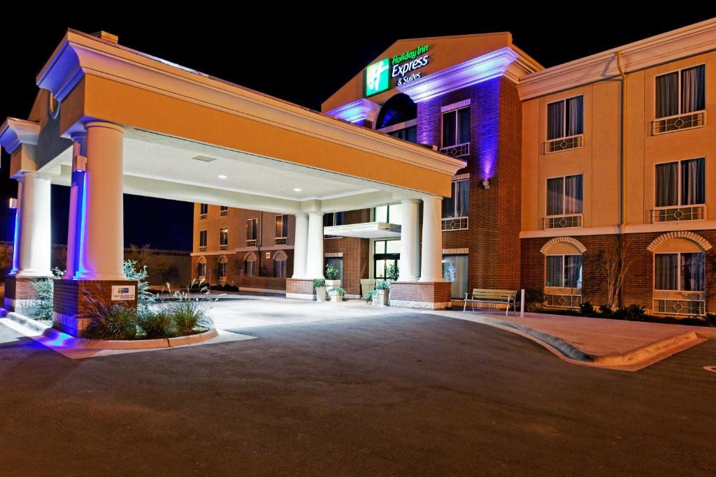 Ozona Hotel | Holiday Inn Express & Suites Ozona by IHG