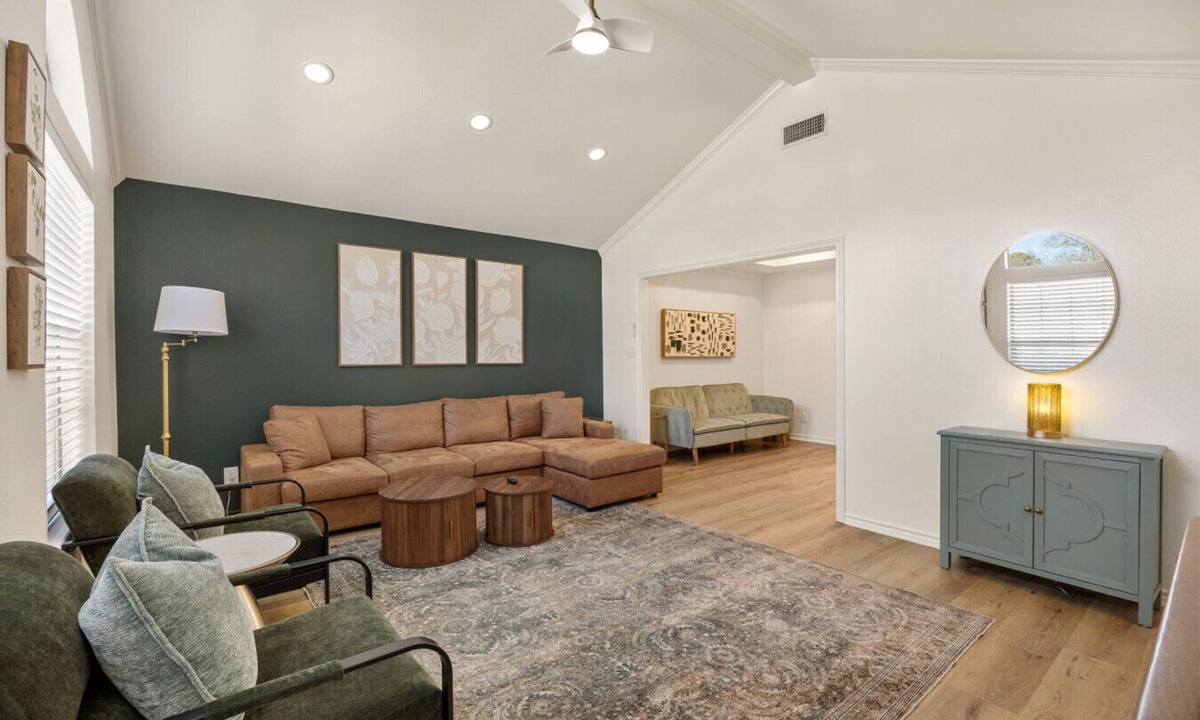 Tyler Villa | Hollytree Townhouse King Bed, Great Location! Golf