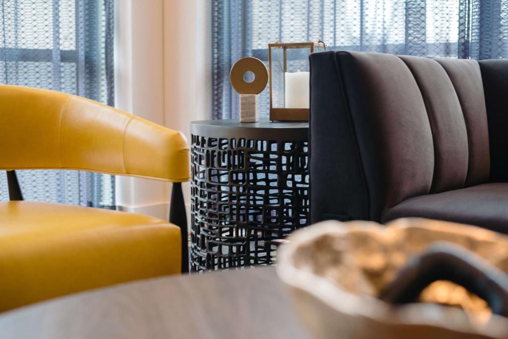 Central Area Hotel | Holman Riverfront Park Hotel Salem, Tapestry By Hilton
