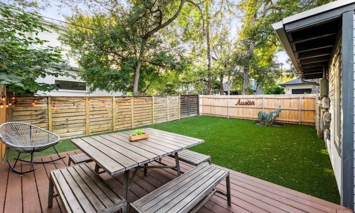 Zilker House | Home in Zilker | Private Large Backyard