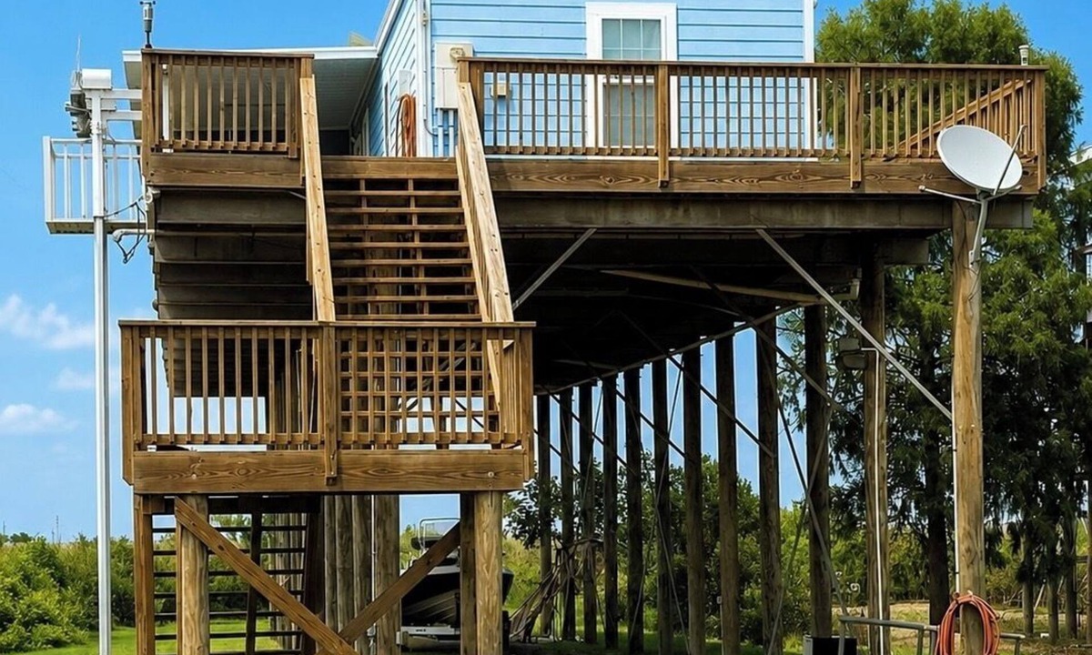Hopedale House | Hopedale Hideaway - Waterfront Fishing Camp