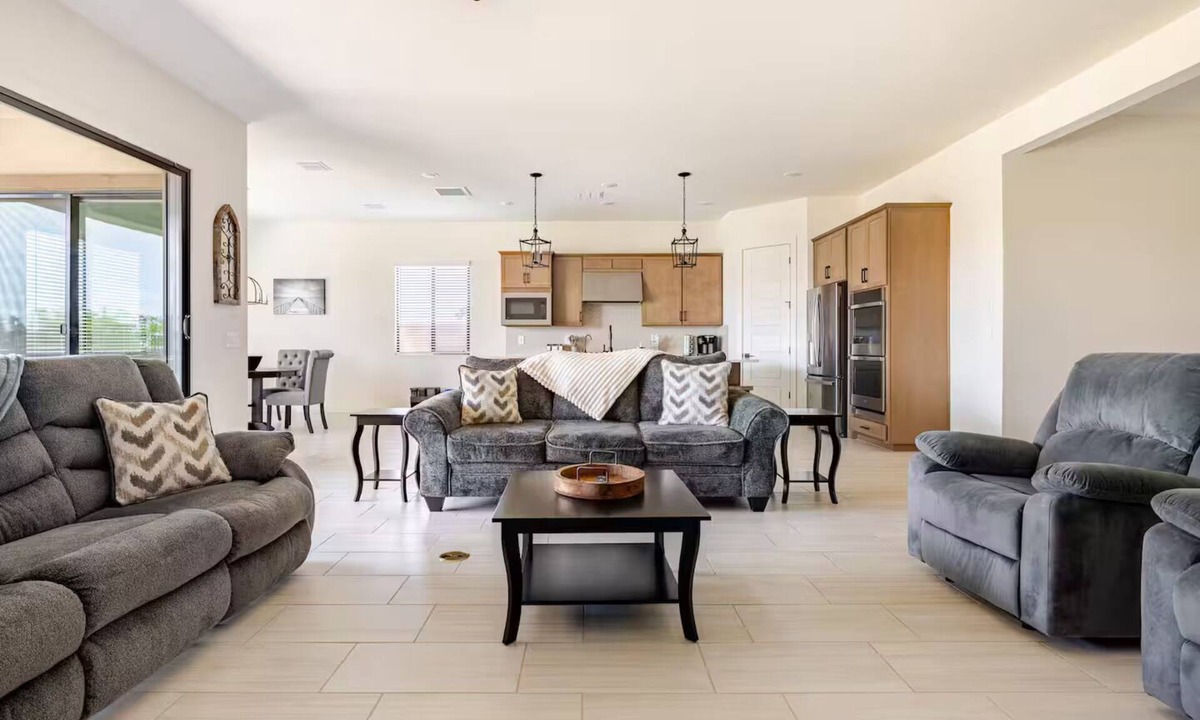 Glendale House | Host Your Whole Crew in Style 5BR Chef's Kitchen Near State Farm Stadium