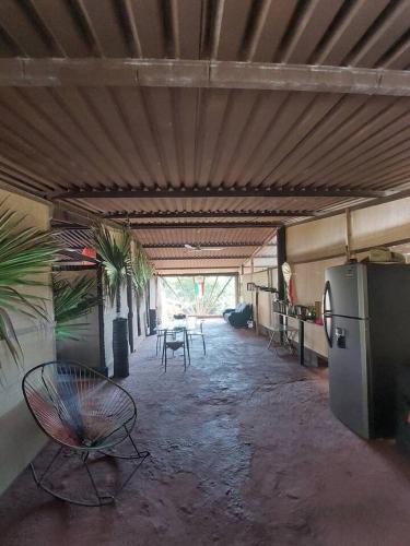 El Cacalote House | Hostal Roca Blanca