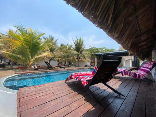 El Paredon Hotel | Hot Chipilin El Paredon
