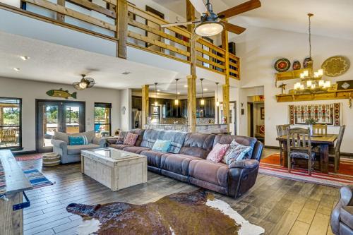 Palo Pinto County House | Hot Tub + Fire Pit: Possum Kingdom Lake Retreat!