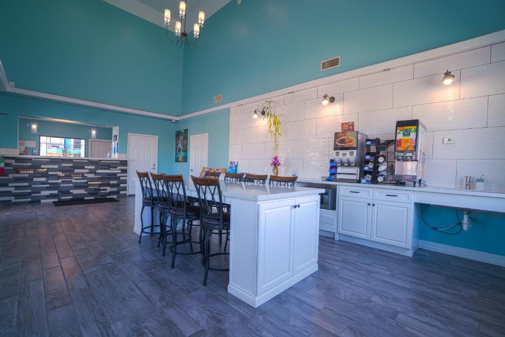 Clear Lake Shores Hotel | Hotel Bliss Kemah