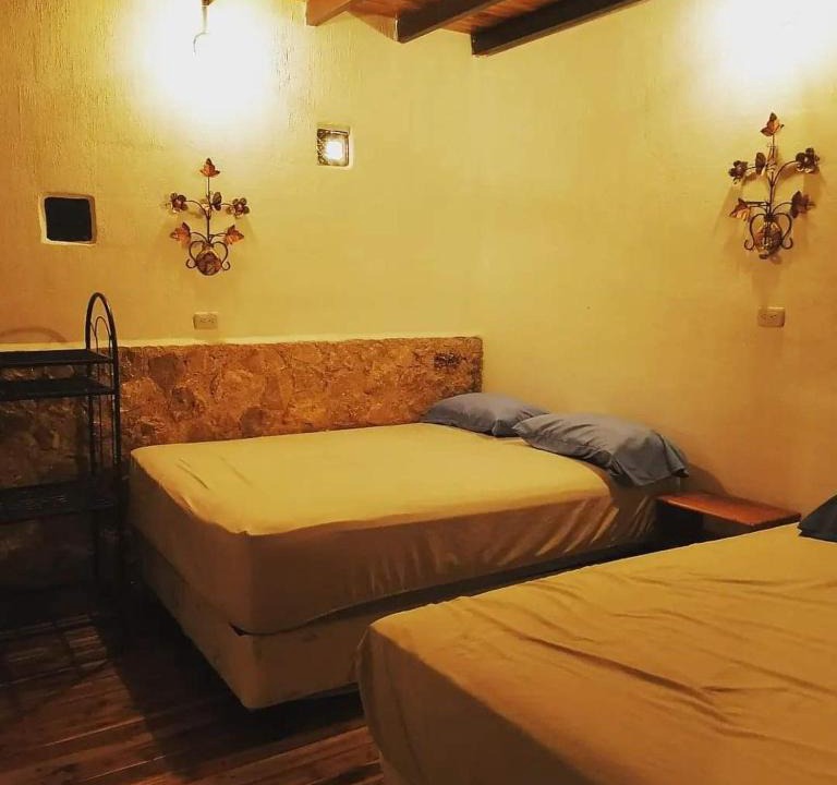 Flores Hotel | Hotel Colibrí Petén