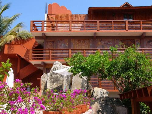 Coacoyul Bed & Breakfast | Hotel Paradise Lagoon