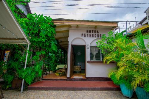 Flores Hotel | Hotel Petenchel
