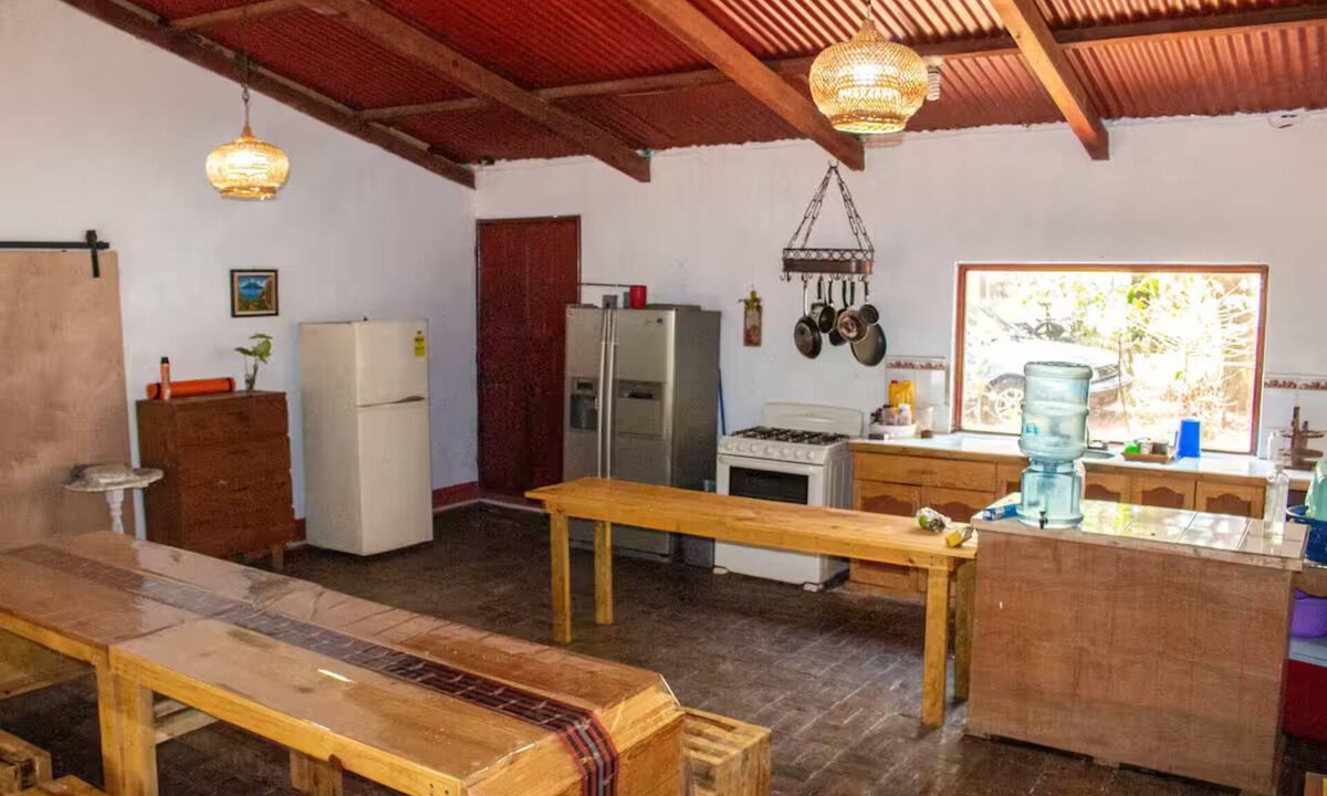 San Juan La Laguna House | House with lake access