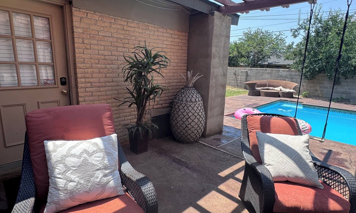 Odessa House | Inground pool & Hot tub-Quiet and private 4-bedroom Ranch Style house .