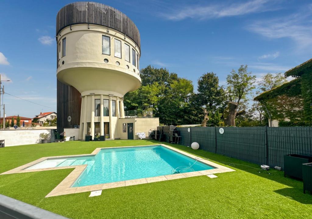 Trevoux Bed & Breakfast | Inside Dombes