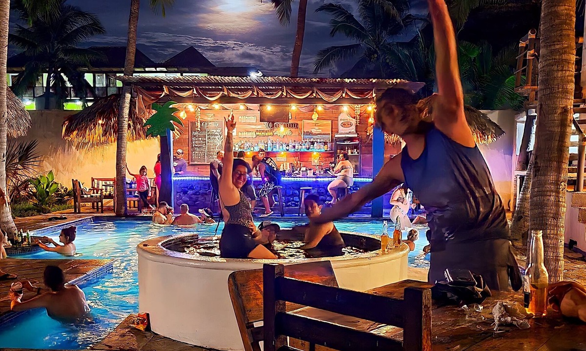 Monterrico Hotel | Johnny's Place Hotel