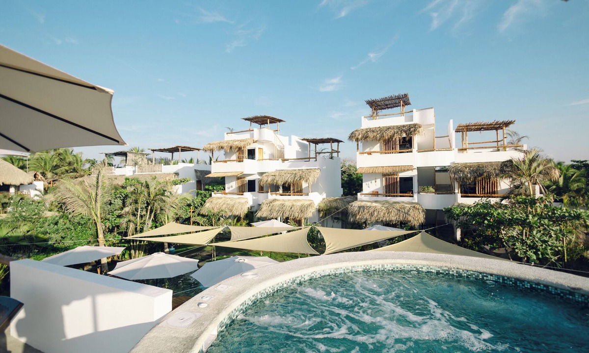 El Paredon Hotel | Ka'ana Surf