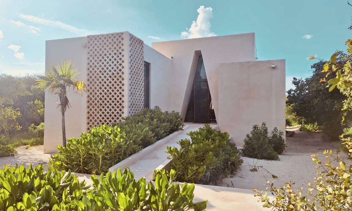 Hunucma House | KatNap Sisal : Solar-powered Beachfront Retreat