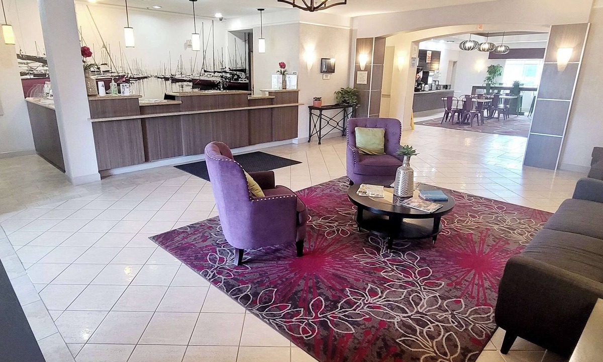 El Lago Hotel | Kemah Edgewater Hotel, SureStay Collection by Best Western