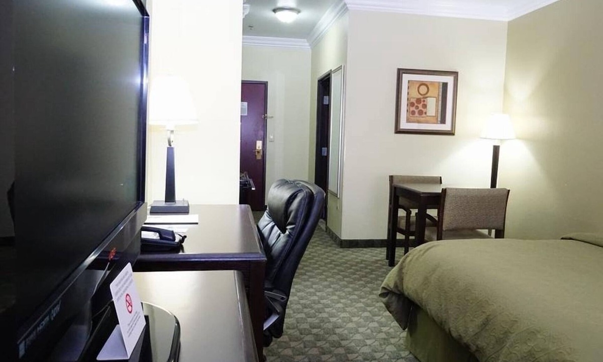 Cresson Hotel | King Bed Stay, Scottish Inns Cresson, Free Breakfast, Minutes from DT Fort Worth