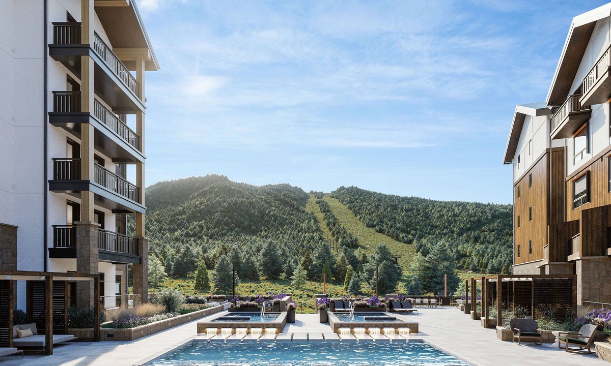 Keystone Hotel | King Room Escape | Ski Access, Spa & Heated Pool