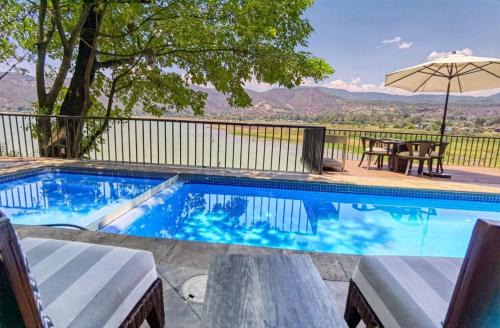 El Santuario House | La Casa del Lago