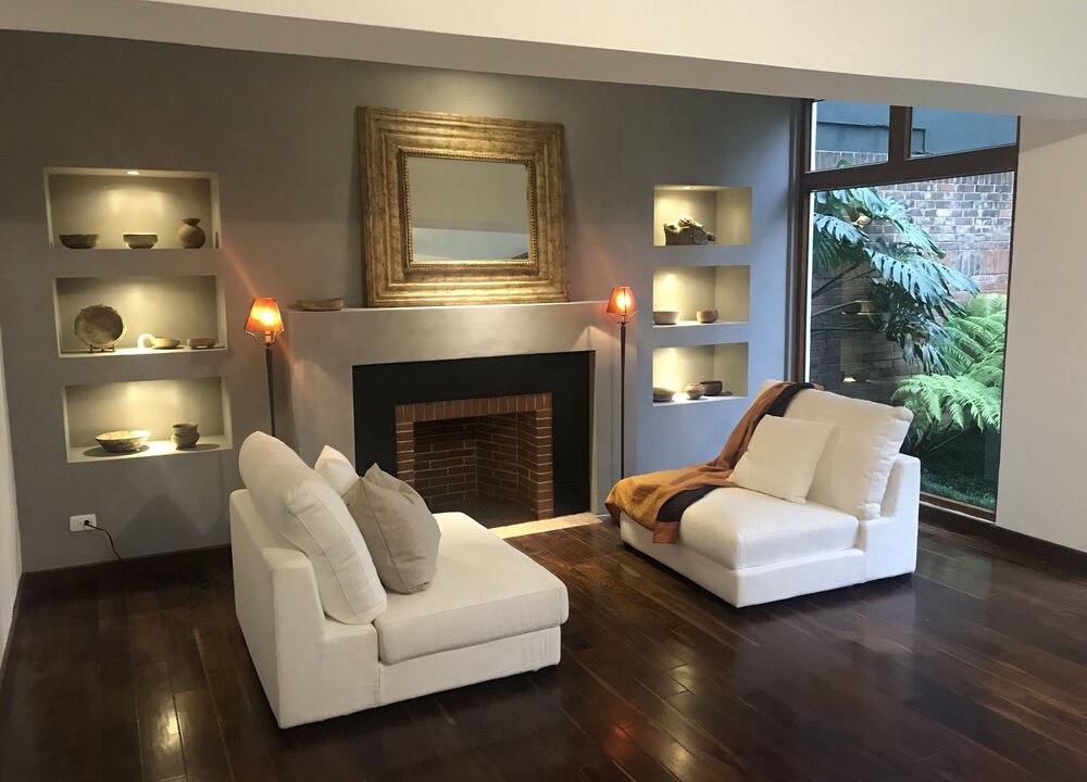 Zona 14 Hotel | La Casa - Luxury Boutique Hotel - 1 King Bed
