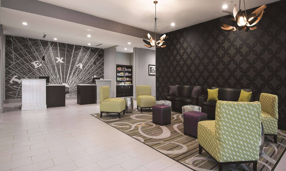 Fort Worth Hotel | La Quinta Inn & Suites by Wyndham Fort Worth West - I-30