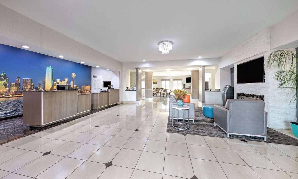 Alvarado Hotel | La Quinta Inn & Suites by Wyndham Alvarado