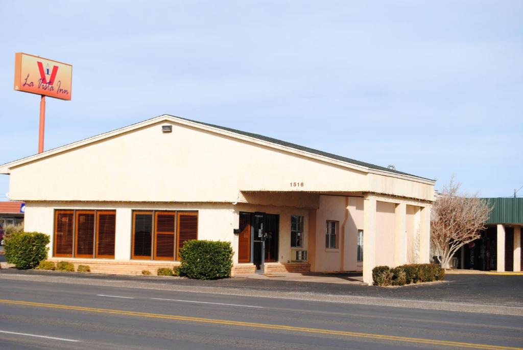Clovis Hotel | La Vista Inn
