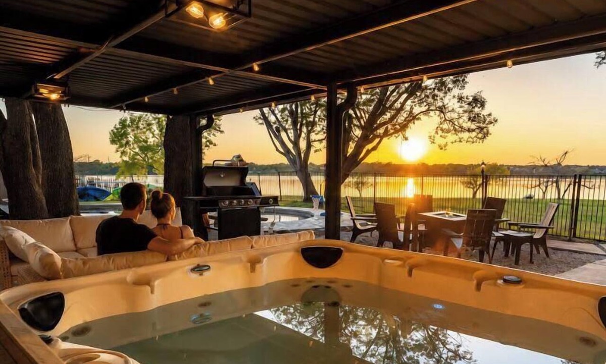 Rowlett House | Lakefront 7BR Retreat | Pool, Hot Tub & Views